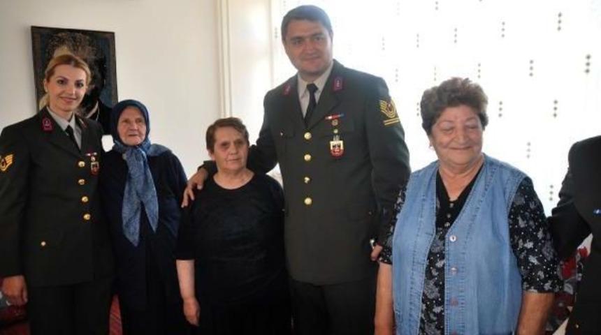 Tekirdağ Jandarmasından Yaşlılara Ziyaret