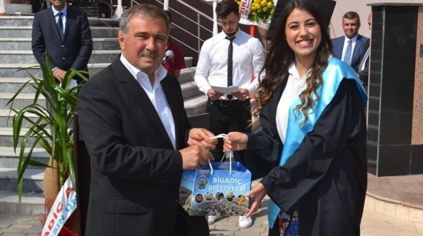 Bigadi&ccedil; Myo&rsquo;da Mezuniyet Sevinci