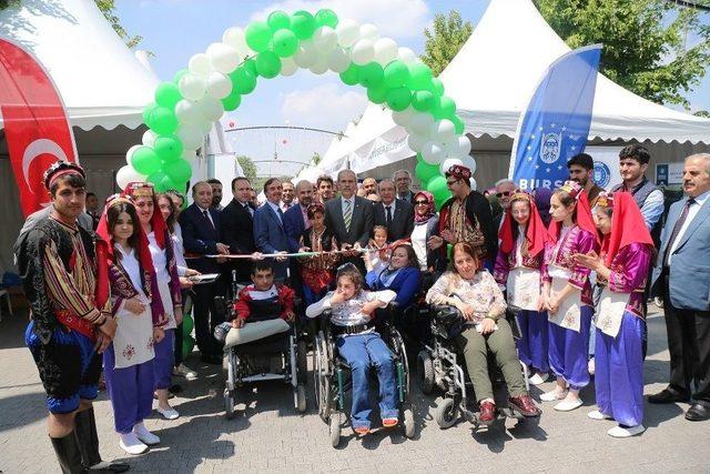 Bursa&rsquo;da "engelsiz Sokak Festivali" 1