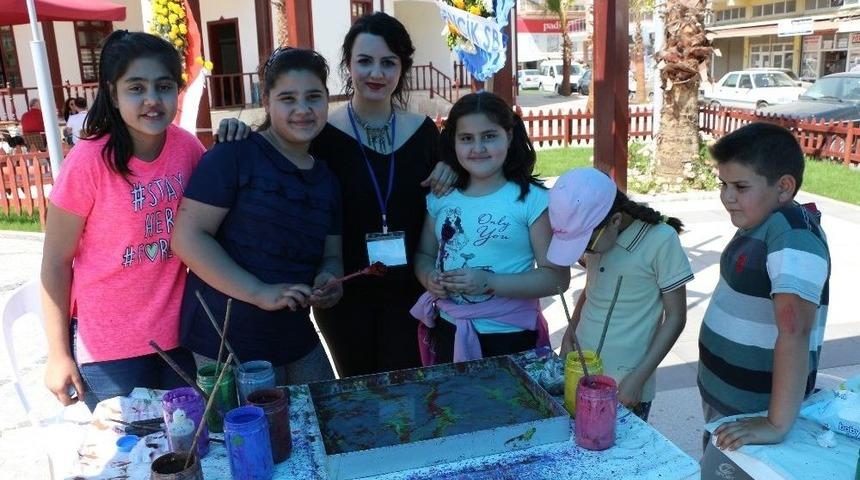 Muzaffer İzg&uuml;, Germencik 2. K&uuml;lt&uuml;r Sanat &Ccedil;alıştayında S&ouml;yleşi Ger&ccedil;ekleştirdi