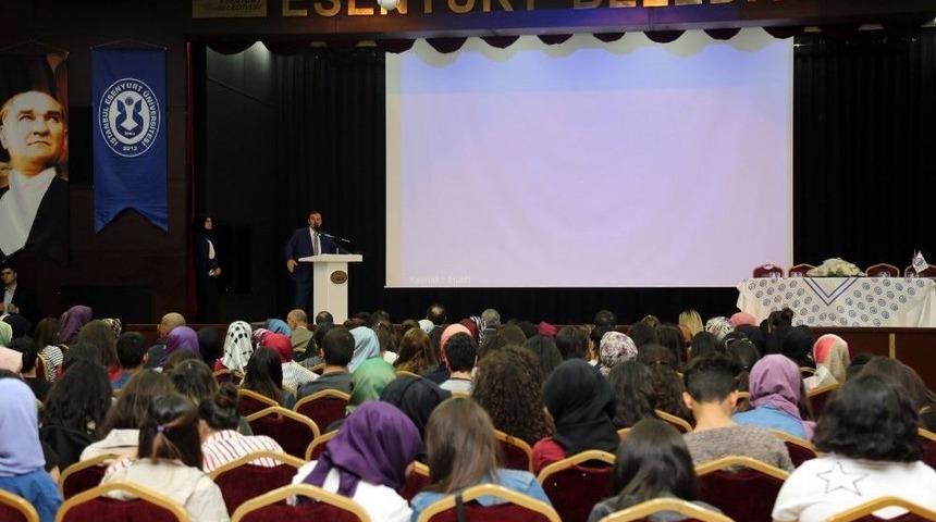 Esenyurt&rsquo;ta &Uuml;niversiteliler &Ccedil;ocuk İhmal Ve İstismarına Değindi