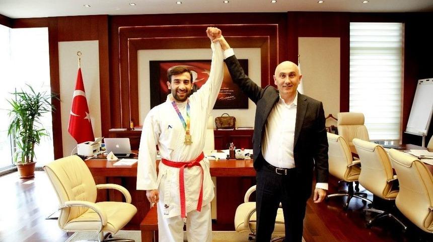 T&uuml;rkiye Karate Şampiyonu Hk&uuml;&rsquo;den
