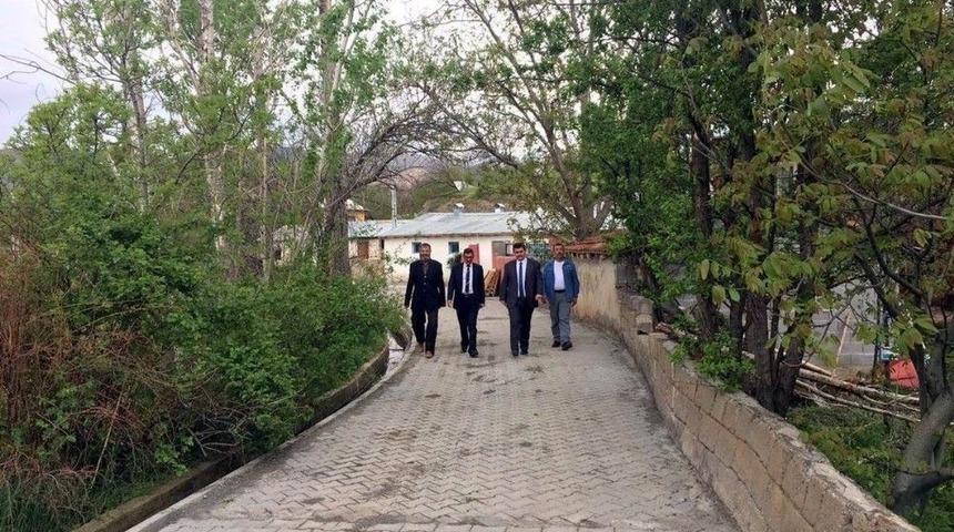 Erzincan K&ouml;yleri Kilit Parkeli Yollara Kavuşuyor