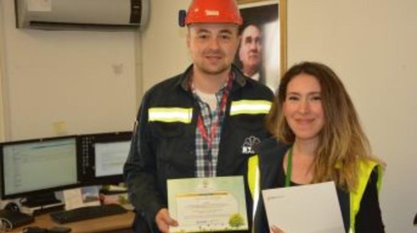 Kitap Kampanyasına Destek Olan G&ouml;n&uuml;ll&uuml;ler Ağa&ccedil; Dikti