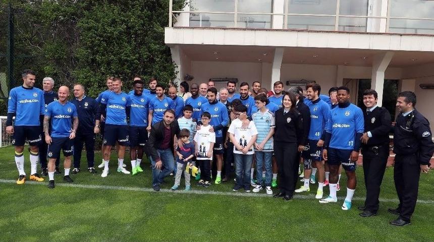 Fenerbah&ccedil;e&rsquo;de Antalyaspor Ma&ccedil;ı Hazırlıkları S&uuml;r&uuml;yor