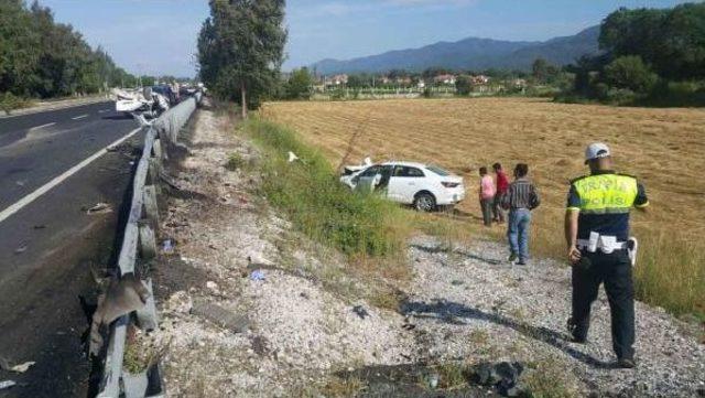 Ula'da Kaza: 4 Ağır Yaralı