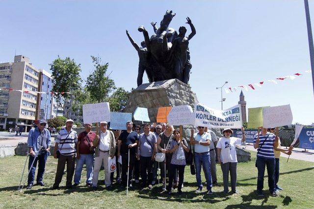 Engellilerden Trafikte Farkındalık Yürüyüşü