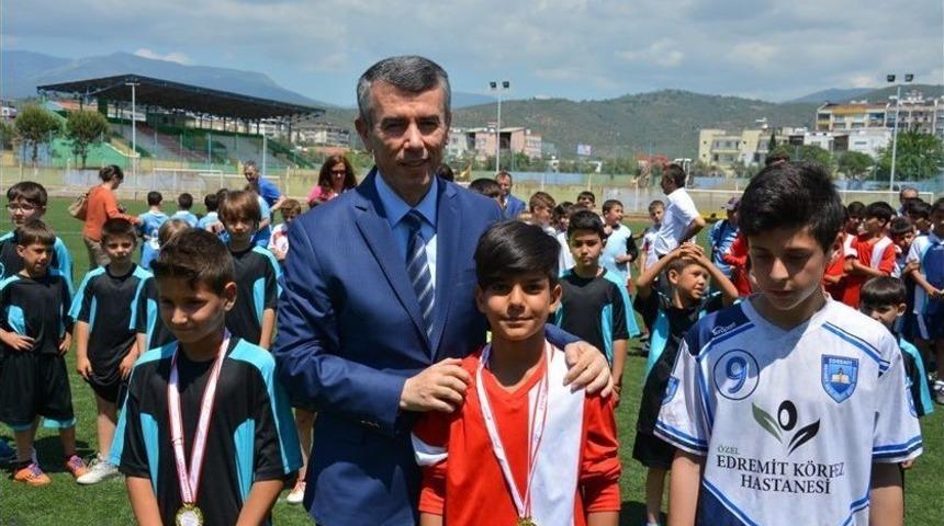 &Ouml;d&uuml;llerini Aldılar