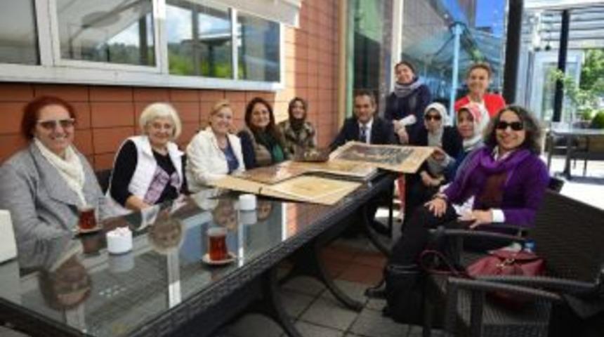 Be&uuml; Karaelmas&rsquo;ın Renkleri&rsquo;ni Sanatla Buluşturuyor