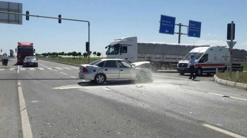 Otomobiller &Ccedil;arpıştı: 7 Yaralı