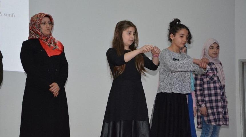 Sessiz &Ccedil;ığlıkların Sesi Oldular