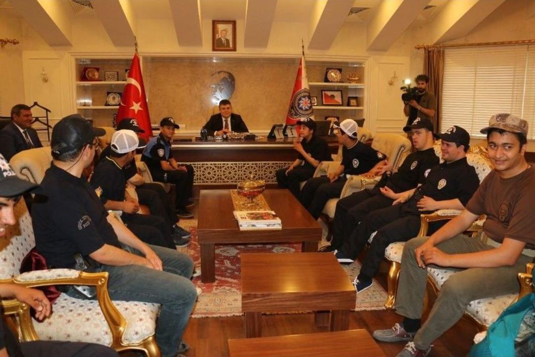 Engelli &Ouml;ğrencilerden Tipioğlu&rsquo;na Ziyaret