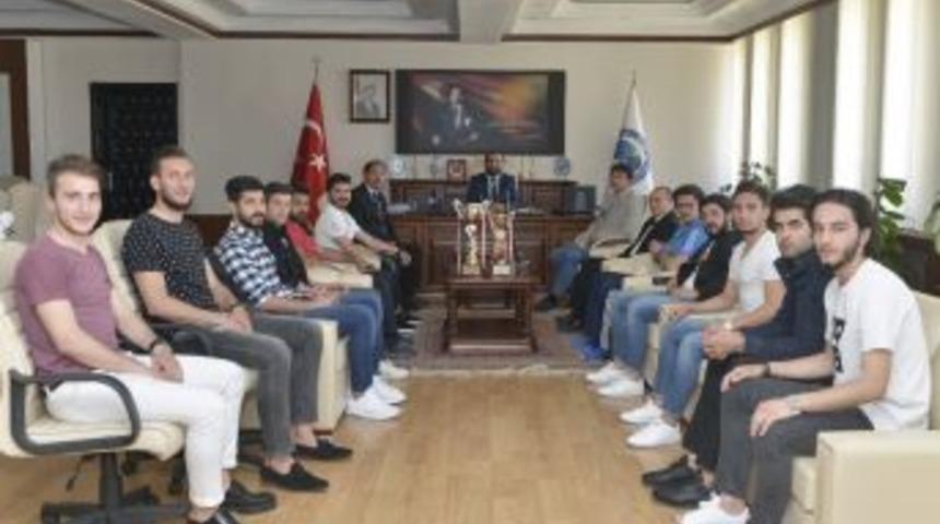 Rekt&ouml;r Akg&uuml;l&rsquo;den Şampiyon Takıma Tebrik