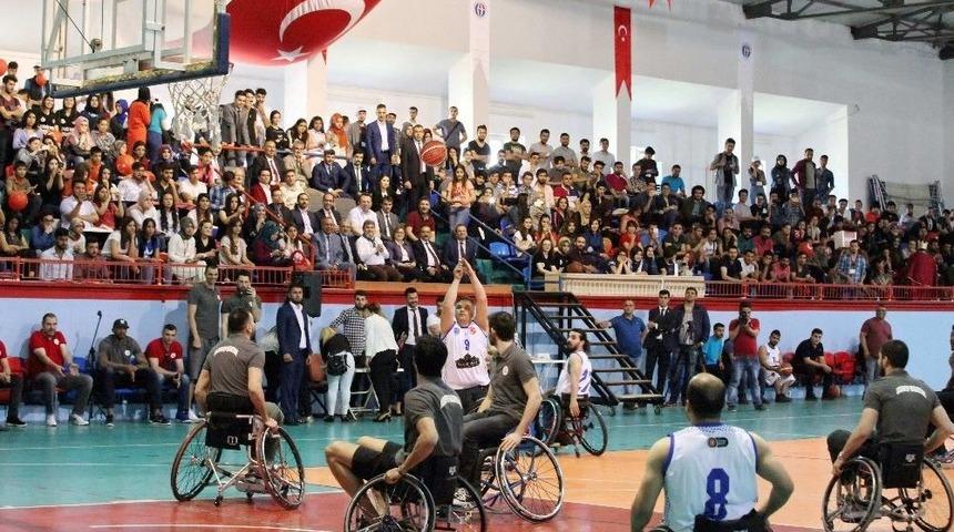 "potada Engel Yok&rsquo; Temalı G&ouml;steri Ma&ccedil;ı İlgiyle İzlendi