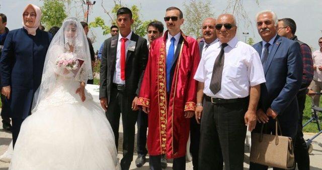 Özel İnsanlar Özel Günde Nikah Masasına Oturdu