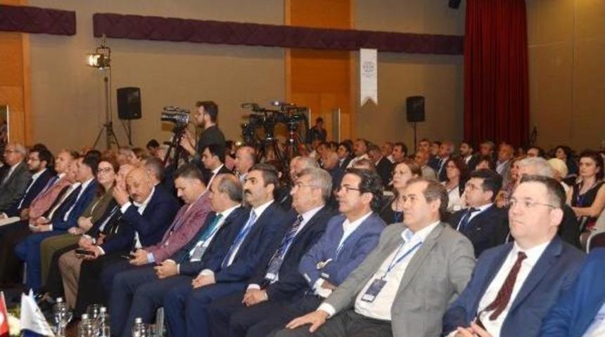 Kamu Baş Denet&ccedil;isi Malko&ccedil;: Boşa K&uuml;rek &Ccedil;ekmiyoruz