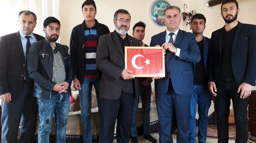 Adilcevaz Kyk &Ouml;ğrencileri Şehit Ailelerini Unutmadı