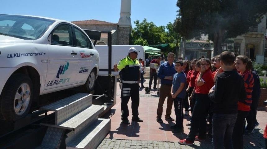 Aliağa&rsquo;da Dikkat &Ccedil;eken Trafik Haftası Etkinlikleri
