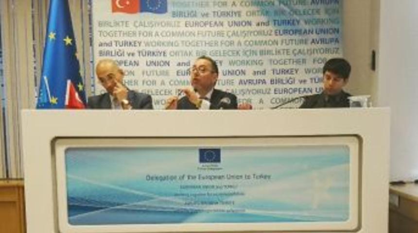 Avrupa Sosyalist Ve Demokratlar Grubu Başkanı Pittella Gazetecilerle Bir Araya Geldi