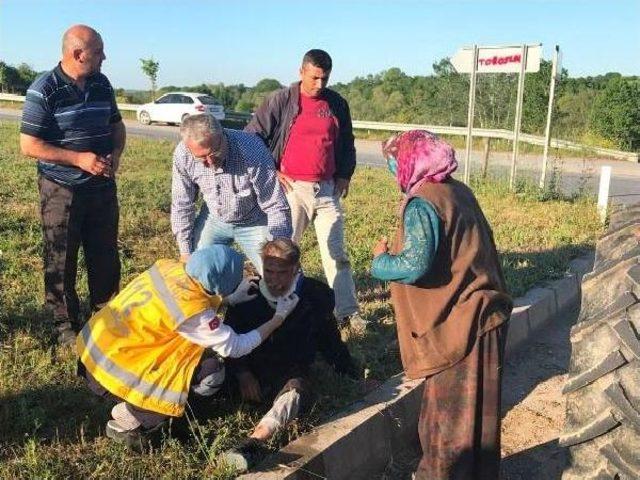 Otomobil Ile Traktör Çarpıştı: 4 Yaralı