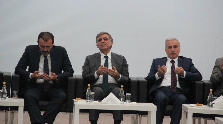 11. Cumhurbaşkanı G&uuml;l Taziyeleri Kabul Ediyor