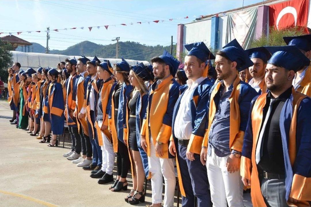 Ortaca Meslek Y&uuml;ksekokulunda Mezuniyet T&ouml;reni D&uuml;zenlendi