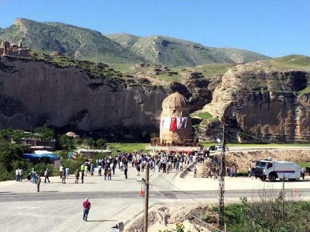 Tarihi Zeynel Bey T&uuml;rbesi nin Taşınmasına Başlandı (2) 3
