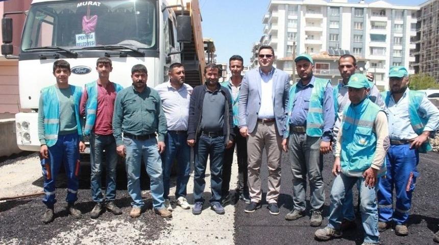 Mahalle Sakinlerinden Başkan Vekili &Ouml;zt&uuml;rk&rsquo;e Teşekk&uuml;r