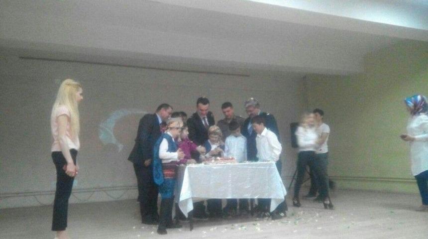 &Ouml;zel Eğitim Alan &Ccedil;ocuklardan G&ouml;steri