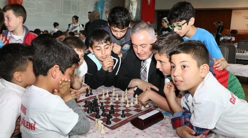 Hali&ccedil;&rsquo;te Satran&ccedil; R&uuml;zgarı Esti