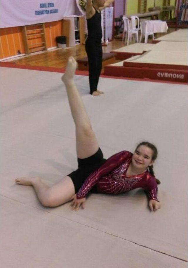 Otistik Filiznur Ve Annesinin &Ccedil;abası, Mucize Yarattı 3