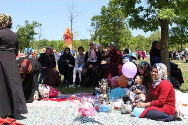 Erken Anneler G&uuml;n&uuml; Kutlamasında Anneler Doyasıya Eğlendi 1