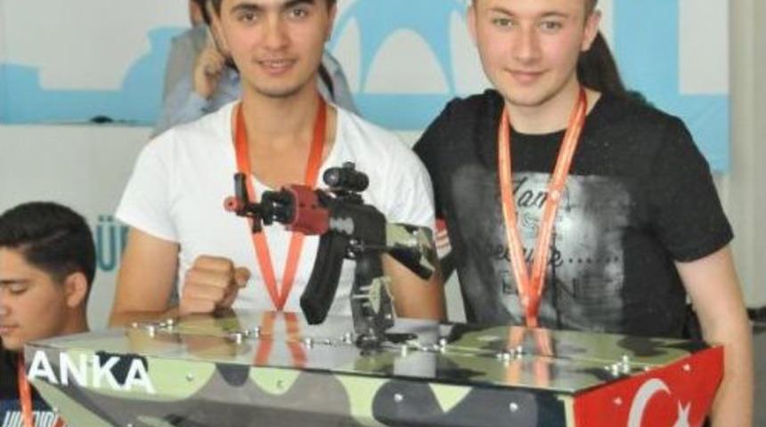 Liselilerin Teröre Karşı 'insansız Savunma Aracı' Projesi