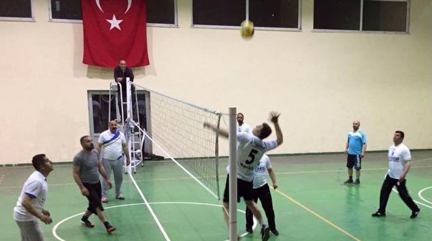 Gevaş’ta Voleybol Turnuvası