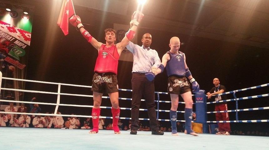 Altuntaş, Muay Thai D&uuml;nya &Uuml;&ccedil;&uuml;nc&uuml;s&uuml; Oldu