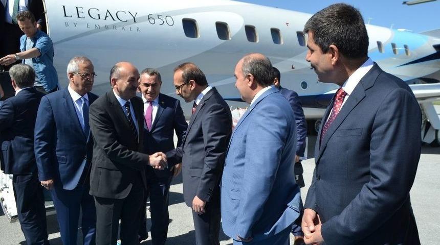 Bakan M&uuml;ezzinoğlu: "&ouml;n&uuml;m&uuml;zdeki 4 Ayda Yoğun Şekilde İş Sağlığı Ve G&uuml;venliği Konusunu &Ccedil;alışacağız"