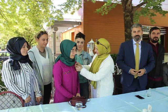 Ak Parti Gençlerle Bir Araya Geldi 1