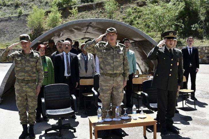 Bir Günlüğüne Asker Olup Terhis Belgesi Aldılar G1