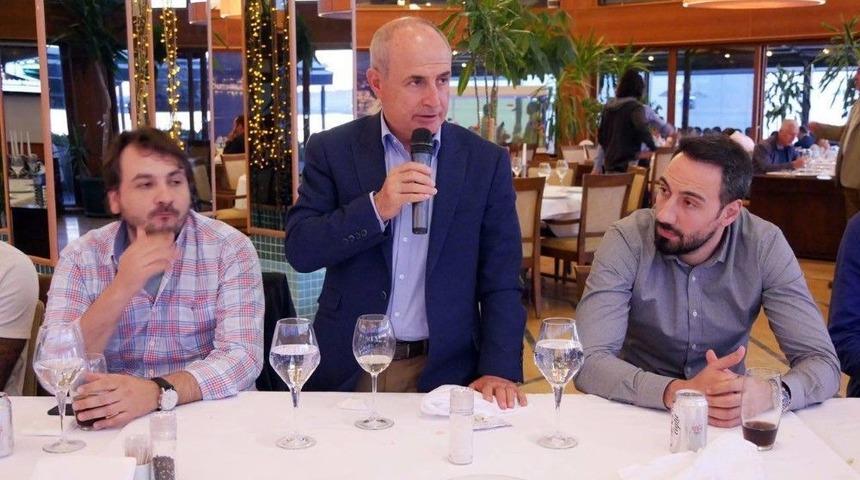 Başkan Akg&uuml;n&rsquo;den Demir İnşaat B&uuml;y&uuml;k&ccedil;ekmece Basketbol Takımı&rsquo;na: &ldquo;g&ouml;n&uuml;llerin Şampiyonusunuz&rdquo;