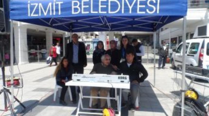 Engelliler Haftası Nedeniyle Belsa Plaza &Ouml;n&uuml;nde Mini Konser Verildi