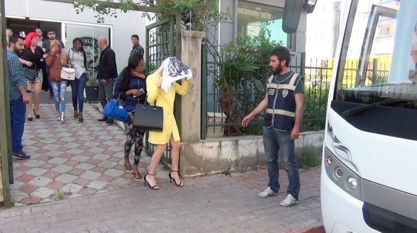 Antalya&rsquo;da Fuhuş Operasyonunda Şok