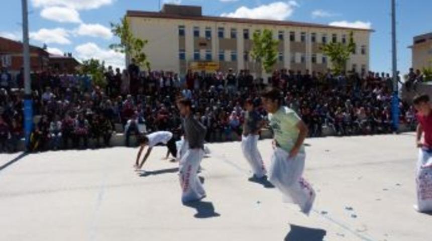 Vezirk&ouml;pr&uuml; Fen Lisesinde Bahar Şenliği
