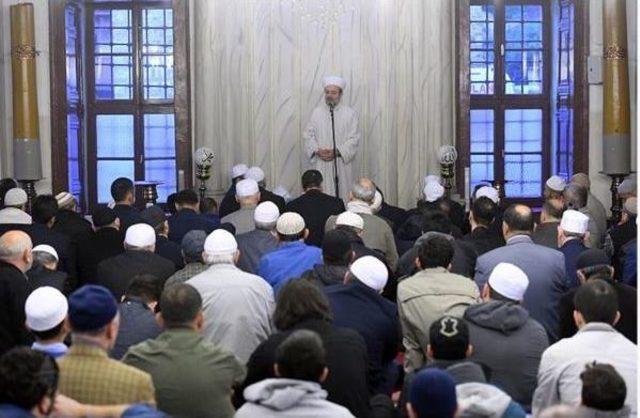 Diyanet İşleri Başkanı, Sabah Namazında Gençlerle Buluştu