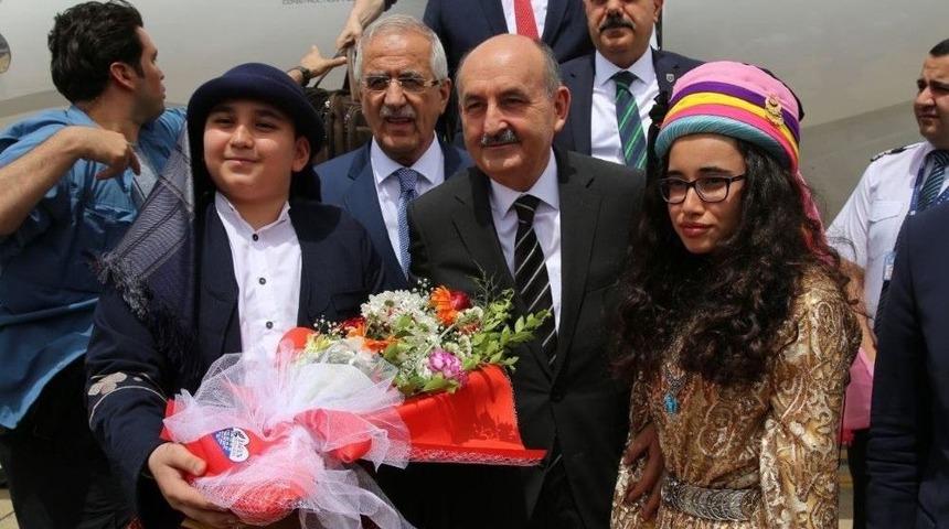 Bakan M&uuml;ezzinoğlu Siirt&rsquo;e Geldi