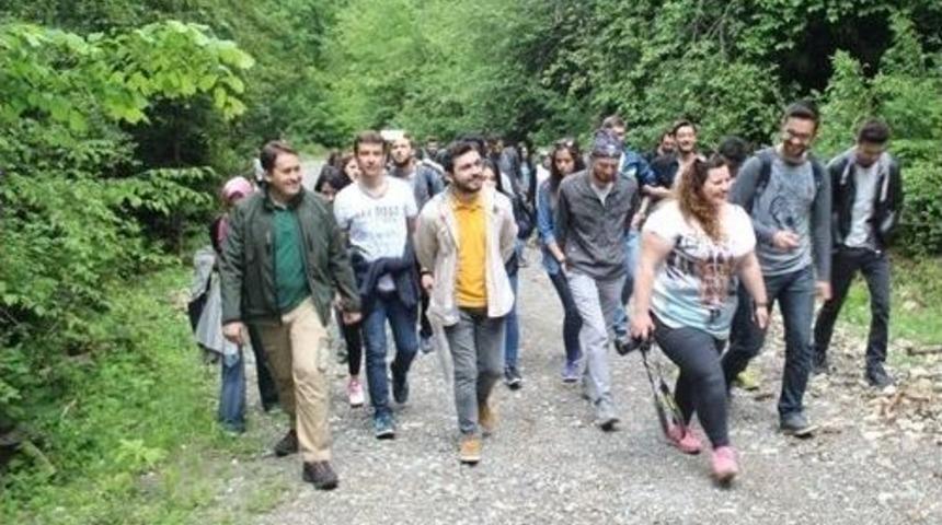 &Uuml;niversite &Ouml;ğrencileri Tabiat Y&uuml;r&uuml;y&uuml;ş&uuml; Yaptı