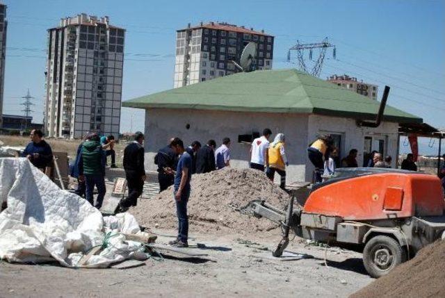 İnşaatta Altıncı Kattan Düşen Işçi Öldü