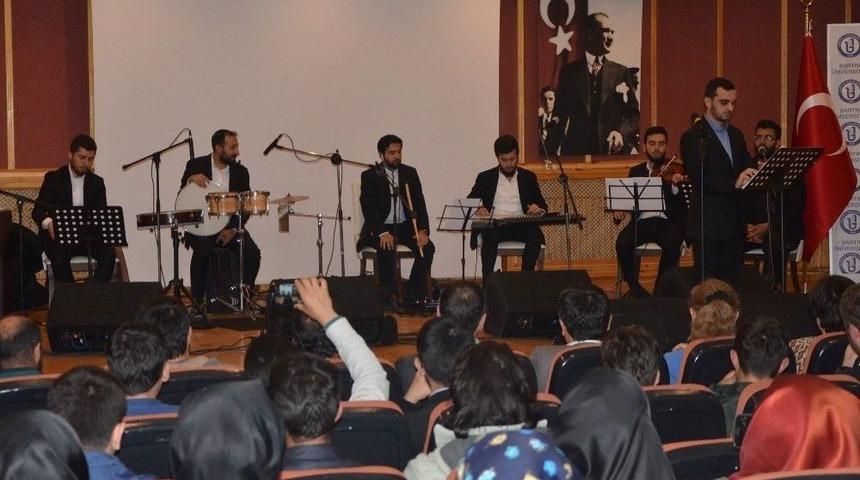 B&uuml;&rsquo;de Dini Musiki S&ouml;yleşişi Yapıldı, Konseri B&uuml;y&uuml;ledi
