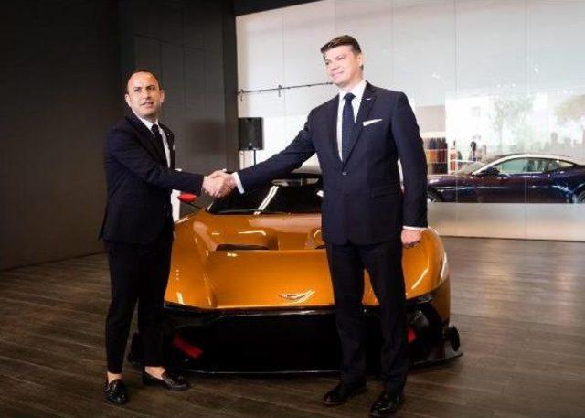 İngiliz Efsanesi Aston Martin'in Vulcan Modeli İzmir'de