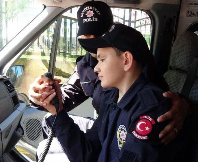 Rize’De Engelli Çocuklar Polis Oldu