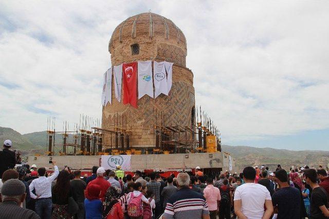 Zeynel Bey Türbesi Taşındı